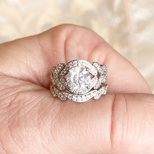 SIZES RESTOCKED 1.10 Carat VVS1-G Moissanite Set